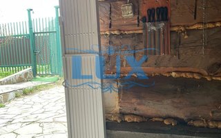 белая раздвижная дверь в собранном виде