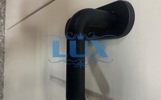 противопожарная дверь с ручкой на планке