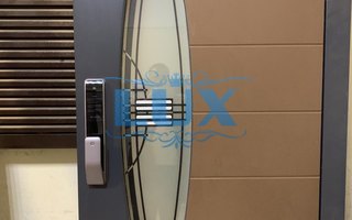 стальная дверь с биометричеким замком