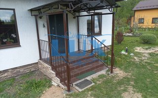 стальной навес над крыльцом из поликарбоната